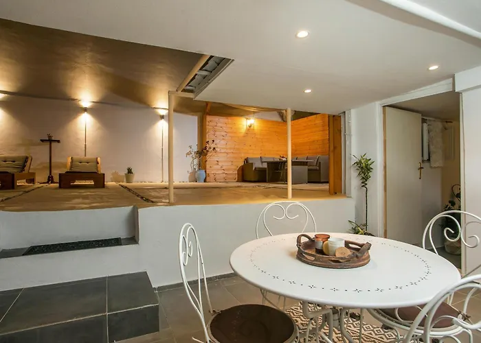 Iriada House