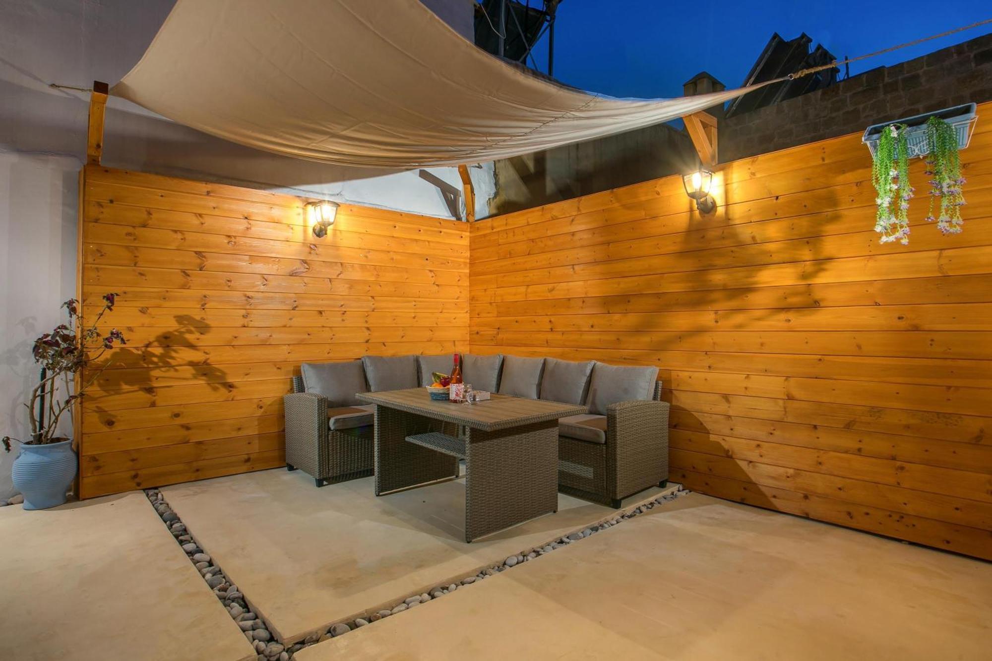 Iriada House Holiday home *