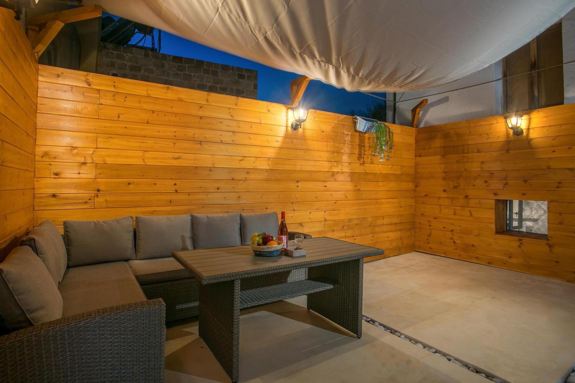 Iriada House Holiday home *