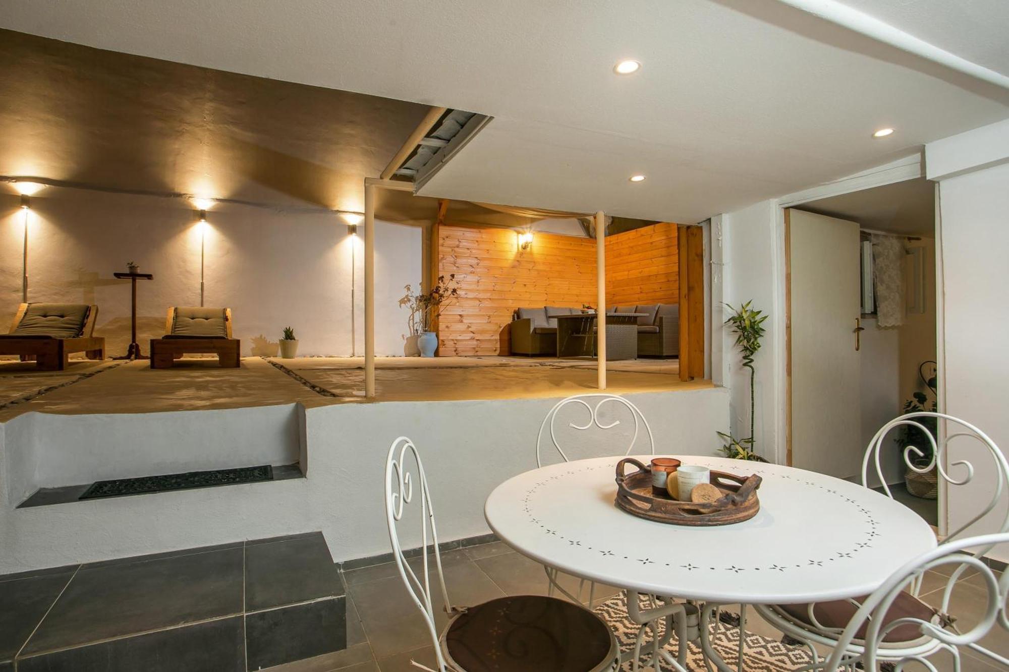 Holiday home Iriada House *