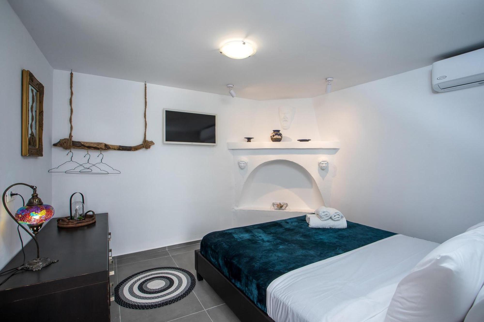 Iriada House Holiday home *